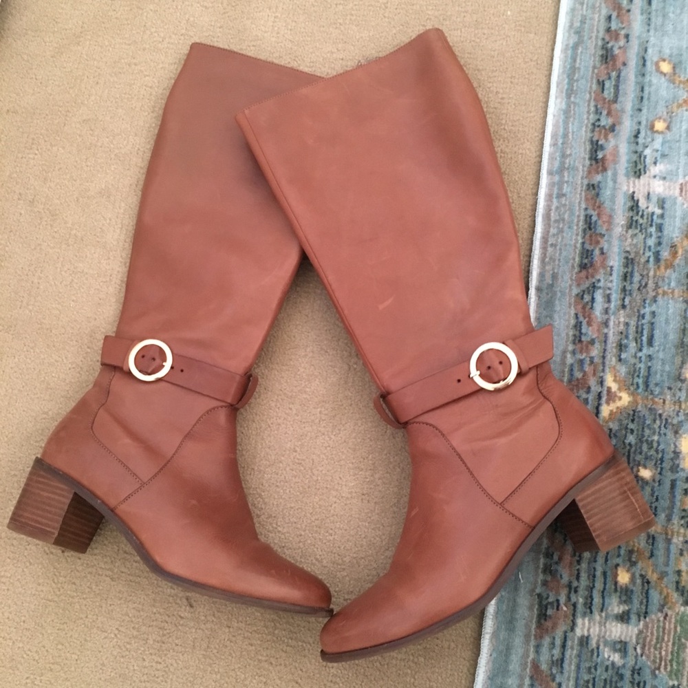 Buckle riding boots